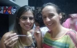 Luciana Sobral e Maura Silva provam o risoto 